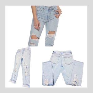 ▪️FREE W/BUNDLE▪️WORN ONCE! Deconstructed Distressed Cropped Mom Jeans!  Size 5